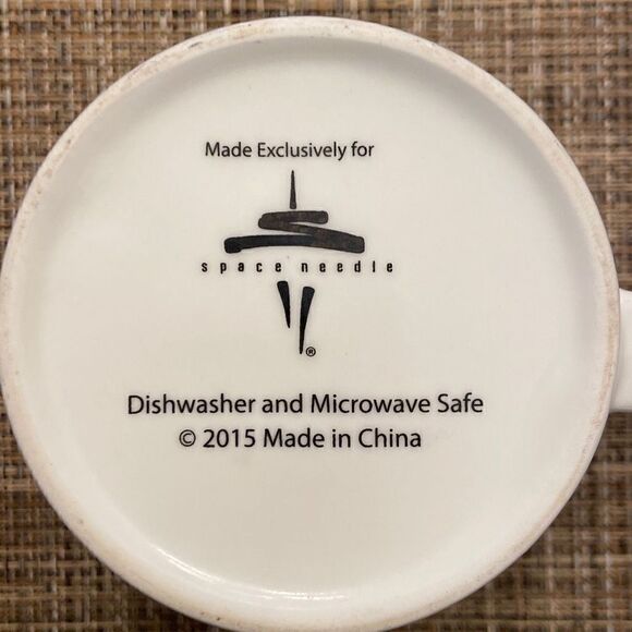 Seattle WA Space Needle Skyline Souvenir Gift Collection Coffee Mug 2015 - Picture 5 of 5